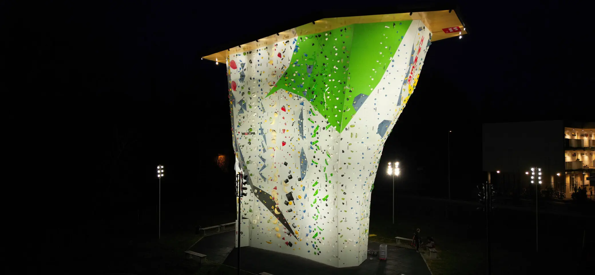 Kletterturm bei Nacht | © DAV-Wangen