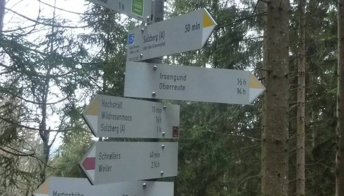 zentrale Wanderweg-Kreuzung | © M. Bischofberger