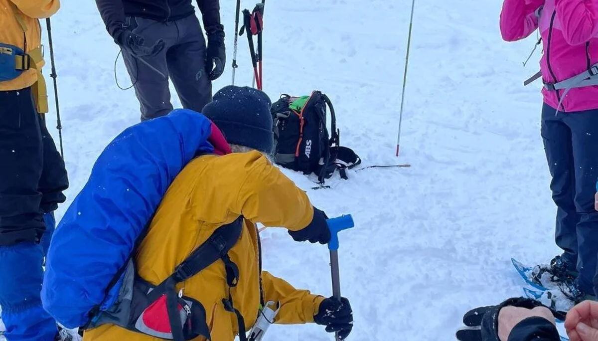 Bergung der verschuetteten Pralinen | © DAV Wangen