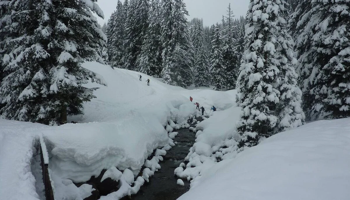  Aufstieg im Neuschnee | © M. Bischofberger