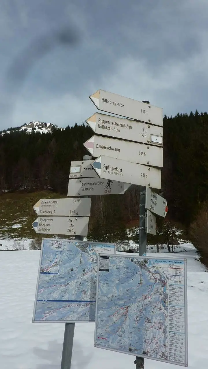 Senioren unterwegs zur Rappengschwendalpe im Gunzesrieder Tal | © M. Bischofberger