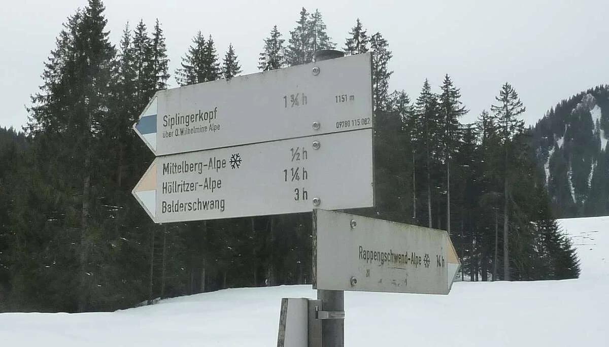 Senioren unterwegs zur Rappengschwendalpe im Gunzesrieder Tal | © M. Bischofberger