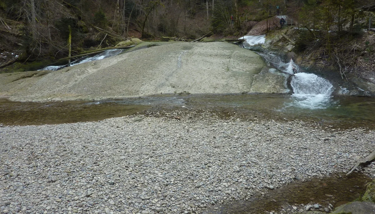  Blick vom Vesperplatz auf den ersten Wasserfall | © Max Bischofberger