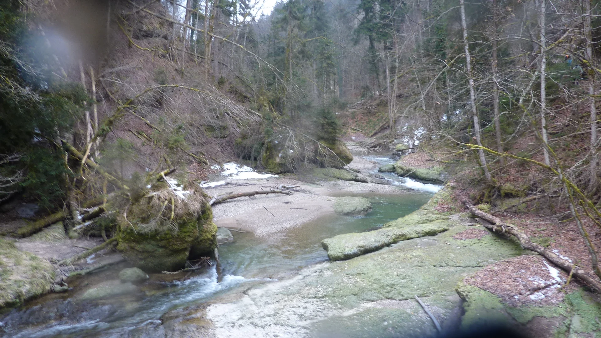 Wasserdurchfliuss zwischen den Nagelfluhschichten | © Max Bischofberger