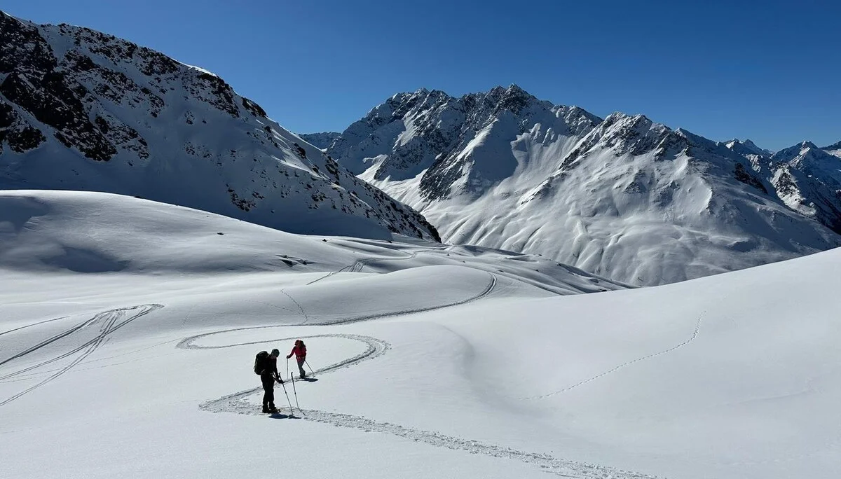 Schneeschuhwandern rund um die Schweinfurter Hütte | © Marcus Gutfrucht
