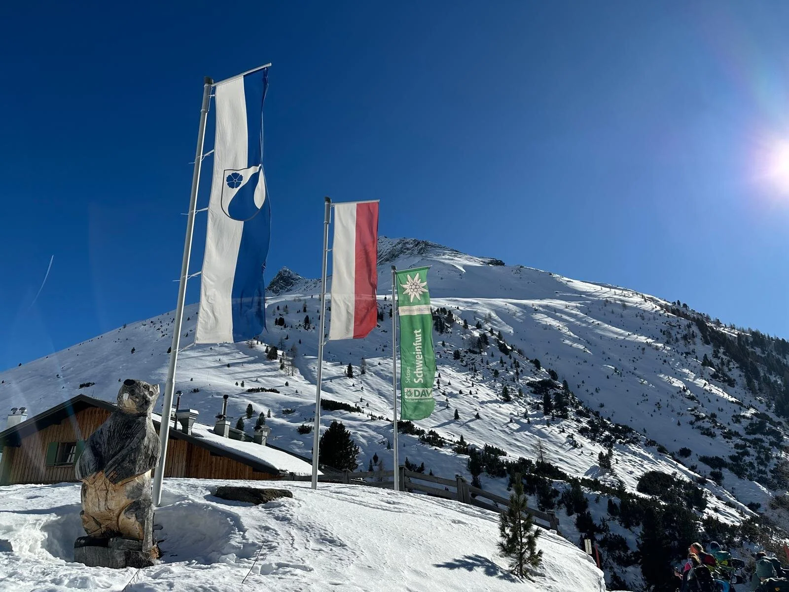 Schneeschuhwandern rund um die Schweinfurter Hütte | © Marcus Gutfrucht
