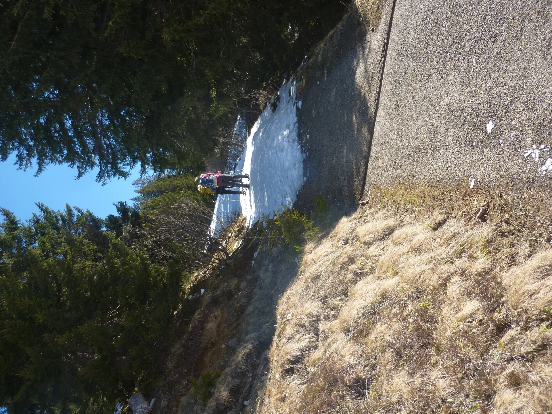 Teilweise kein Schnee | © Max Bischofberger