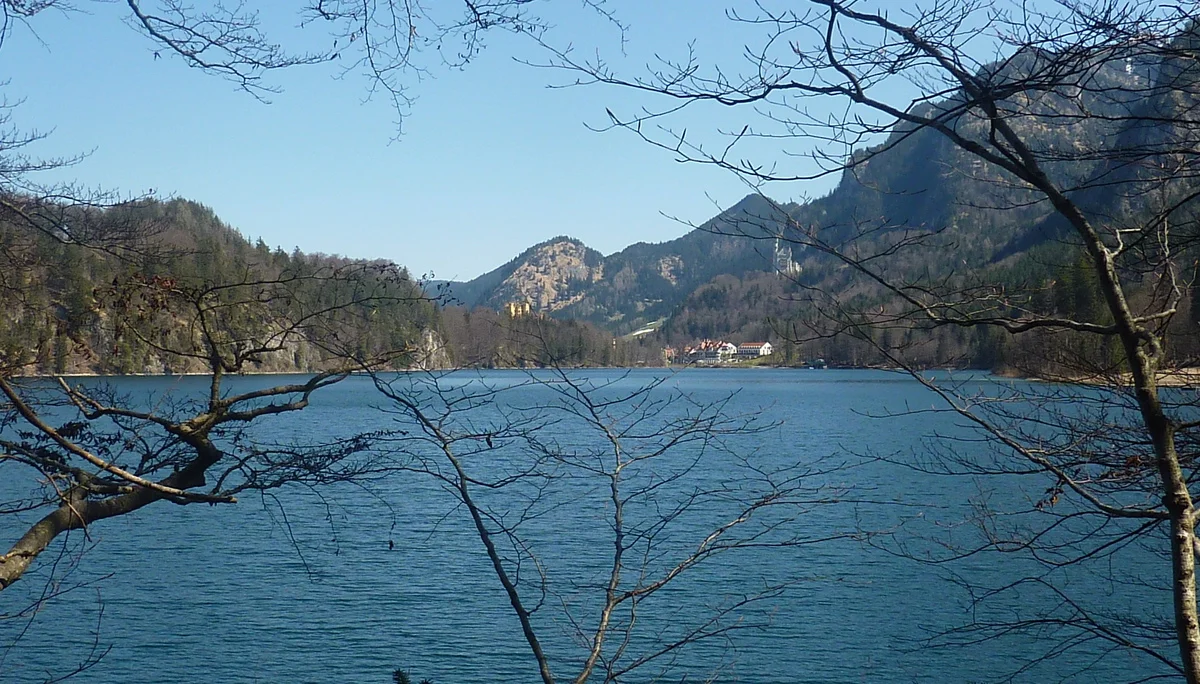 Schloss Hohenschwangau, Neuschwanstein rechts | © Max Bischofberger