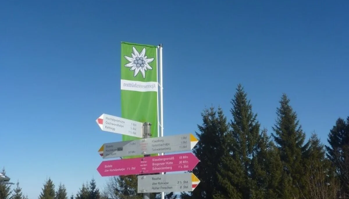 Schneeschuhwanderung bei Schwarzenberg | © Max Bischofberger