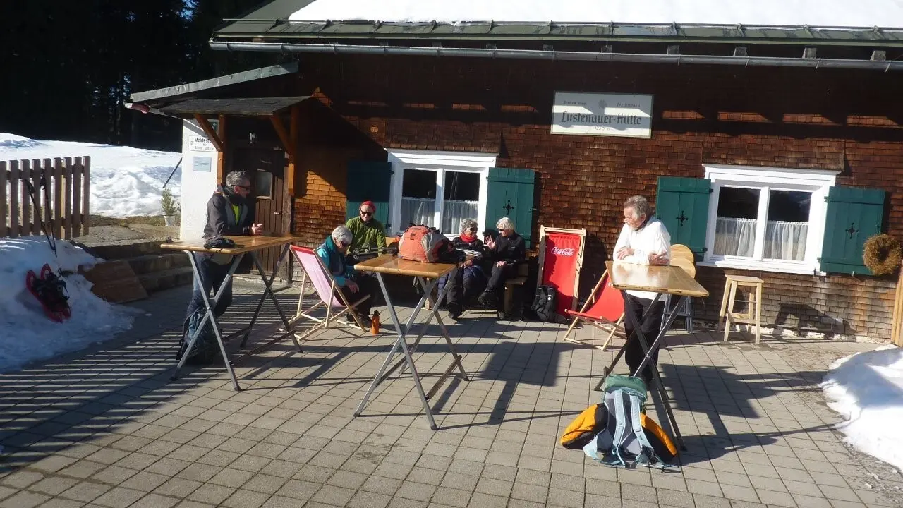 Schneeschuhwanderung bei Schwarzenberg | © Max Bischofberger