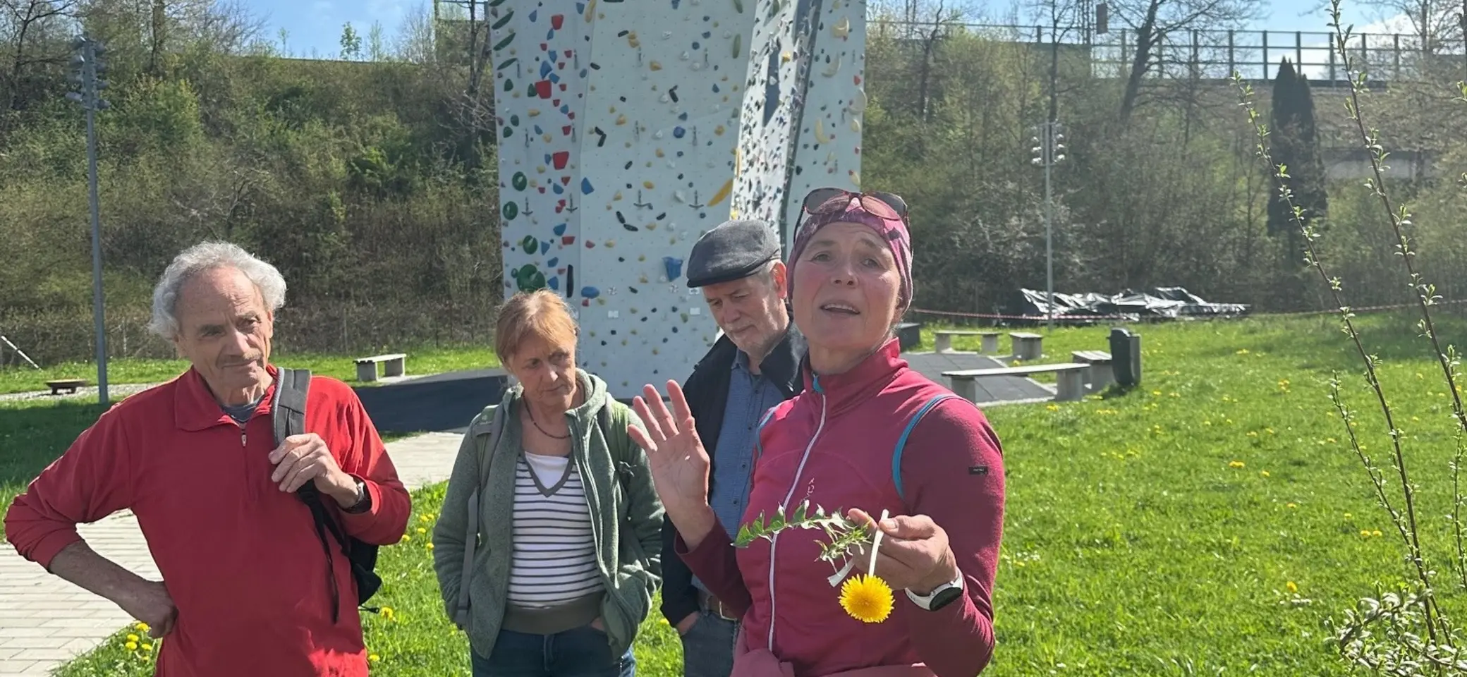 Kräuterwanderung um den Kletterturm | © Kurt Stübing