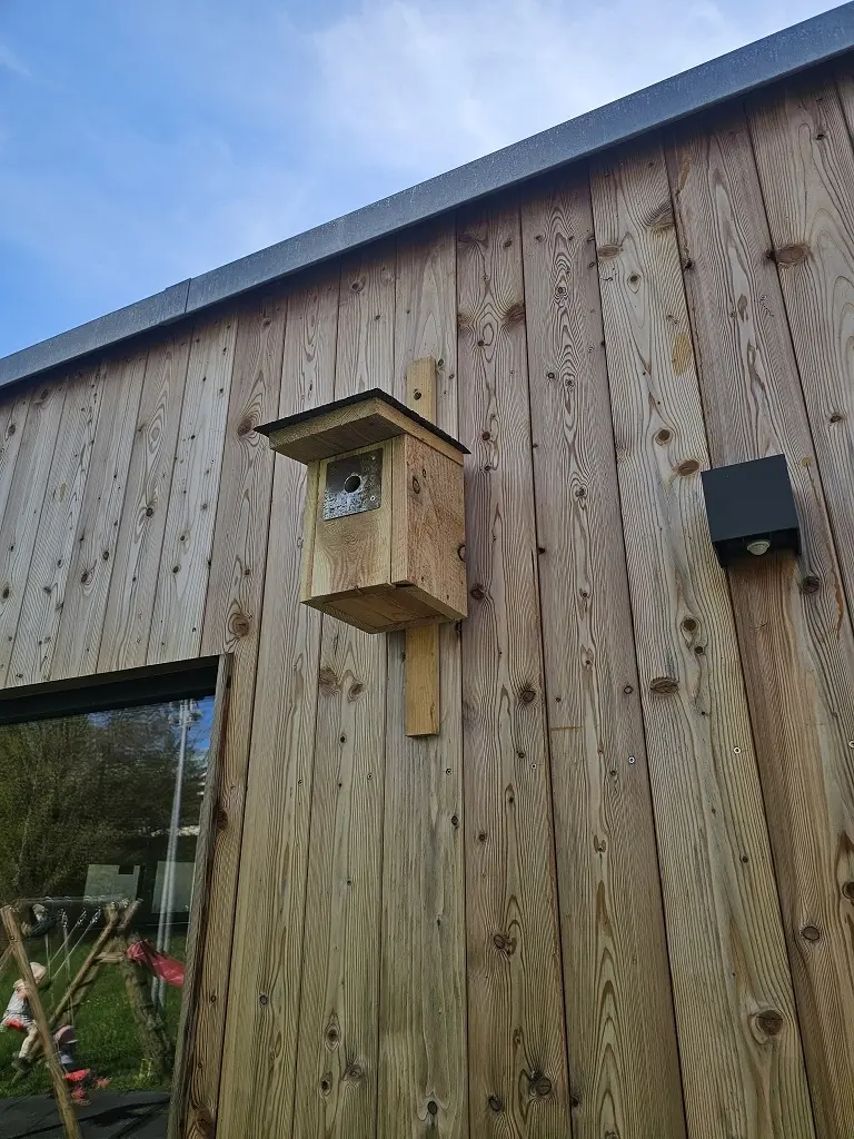 Nistkastenbau mit der Familiengruppe | © Nina Veller