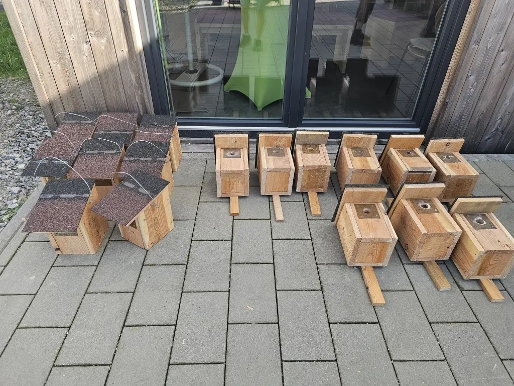 Nistkastenbau mit der Familiengruppe | © Nina Veller